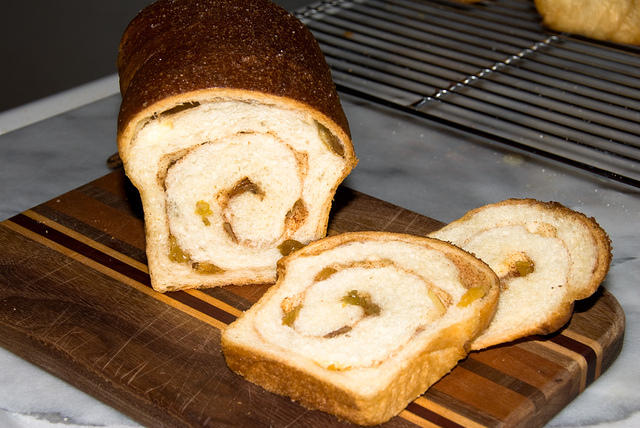 Cinnamon Raisin Bread, "junior" loaves, own recipe

20070512-15.39.55